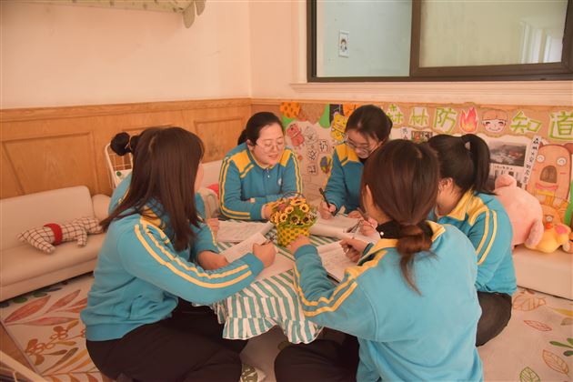 把握时代新方向 共读共研提质量——棠外实验幼儿园开展《幼儿园保育教育质量评估指南》专项学习