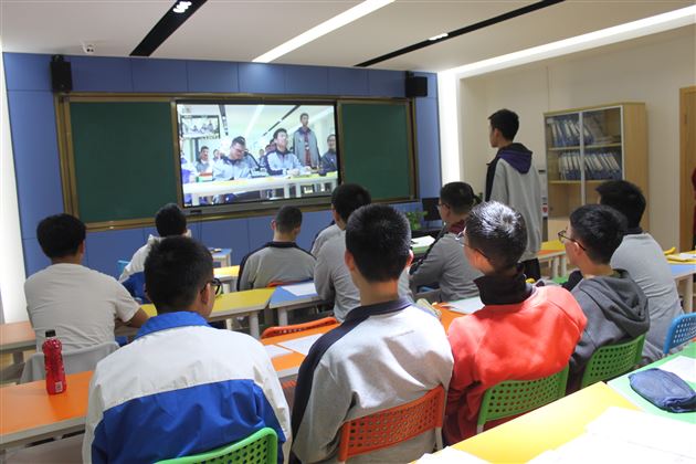 “校友分享会”之“理工人的尽头:数学?物理?还是计算机?”——棠外开展学科渗透生涯规划系列活动