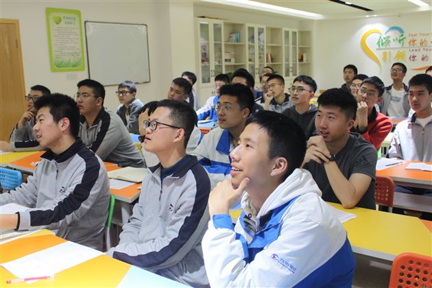 “校友分享会”之“理工人的尽头:数学?物理?还是计算机?”——棠外开展学科渗透生涯规划系列活动