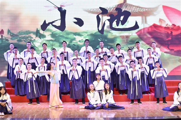 棠外初2021级举办“相约春天·唱响校园”班级合唱比赛