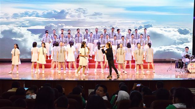棠外初2021级举办“相约春天·唱响校园”班级合唱比赛