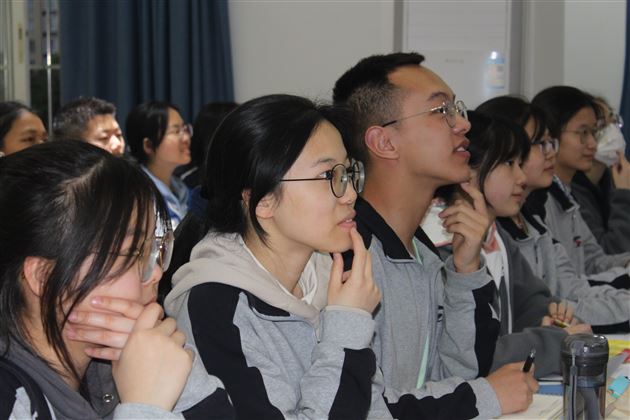 “校友分享会”之“学习历史,带给我们什么?”——棠外开展学科渗透生涯规划系列活动
