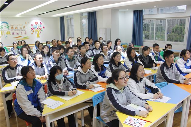 “校友分享会”之“学习历史,带给我们什么?”——棠外开展学科渗透生涯规划系列活动