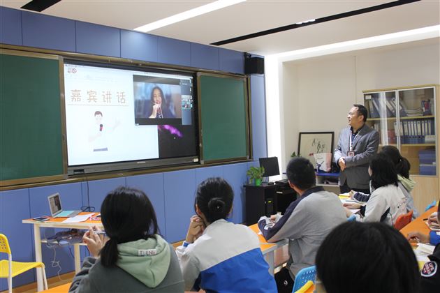 高中教务处副主任李治君老师