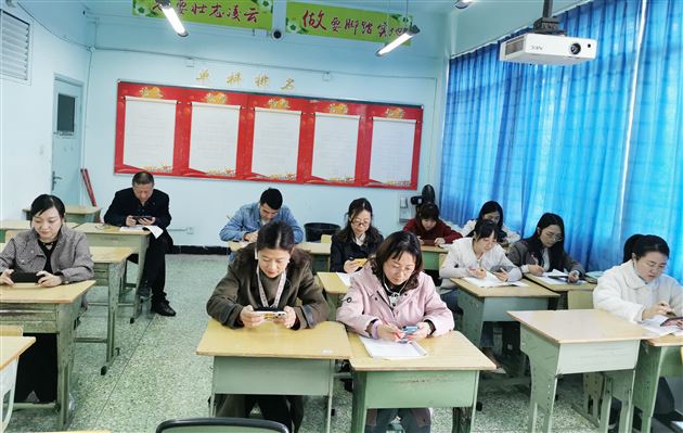 勤奋迎胜利 获奖显实力——棠外初中英语组问鼎双流区原创题命制大赛桂冠