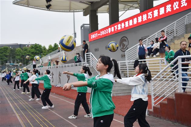 场场精彩 人人亮剑——棠外初中第二届校园班级排球垫球赛圆满落幕