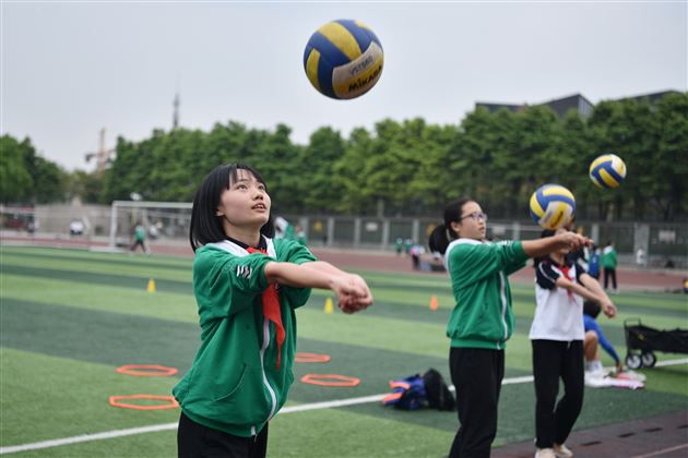 场场精彩 人人亮剑——棠外初中第二届校园班级排球垫球赛圆满落幕