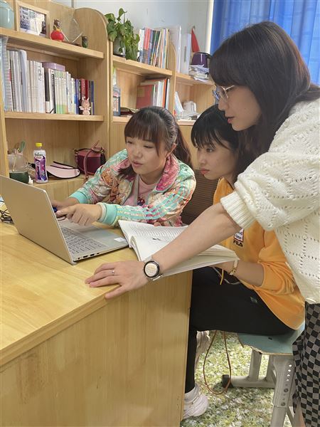 千磨万击还坚劲 任尔东西南北风——棠外初中语文教研组获双流区原创题命制大赛第一
