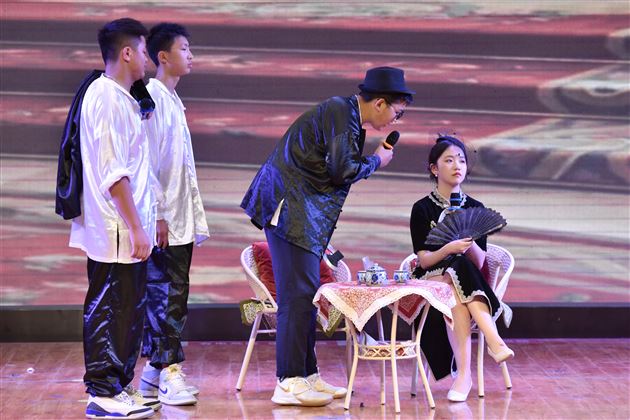 拥抱美好 演绎青春——棠外高中“仁譞”文学社第十七届话剧演出活动顺利举行