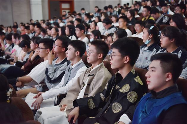 拥抱美好 演绎青春——棠外高中“仁譞”文学社第十七届话剧演出活动顺利举行
