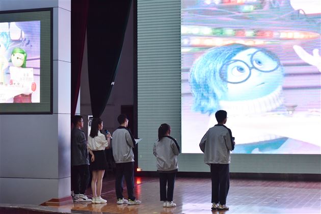 “英”你精彩,“语“众不同——棠外高中第十九届外语文化艺术节之高2021级配音展示活动顺利举行
