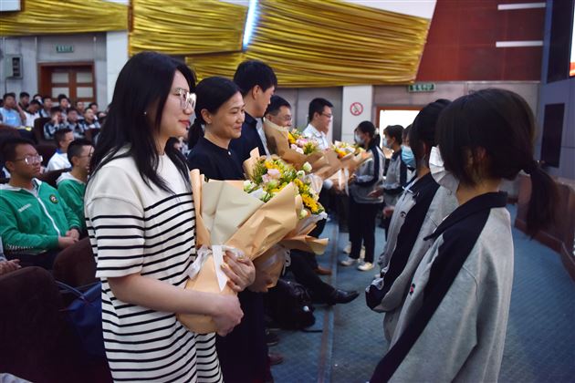 以青春之名建功新时代 以赤子之心赓续中华魂——棠外携手川大举办“青年创造力”特别主题团日活动