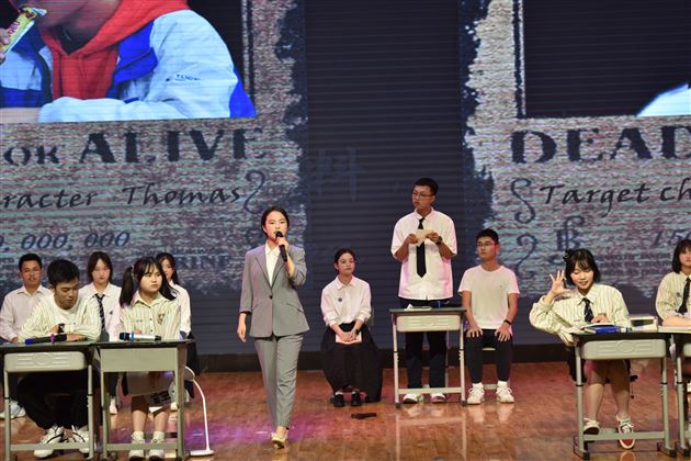 演绎中“外”经典,品味世界“文”化——棠外高中第十九届外语文化艺术节之高2020级话剧表演顺利举行