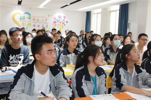 “校友分享会”之“何谓地理?广阔天地下的无限可能”——棠外开展学科渗透生涯规划系列活动
