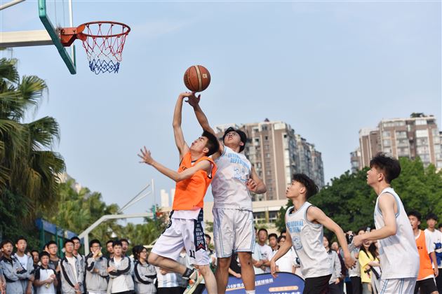 棠外举行篮球联盟(TBA)高二班级比赛