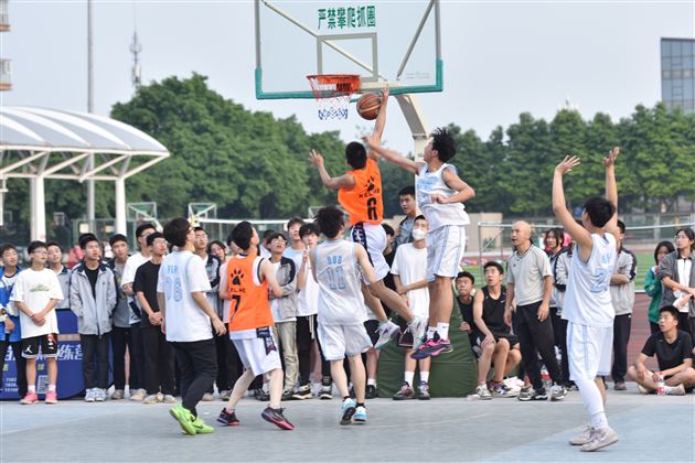 棠外举行篮球联盟(TBA)高二班级比赛