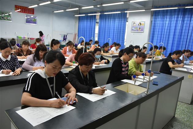 爱出者爱返 技精者业强——棠外初中开展生活老师技能大赛
