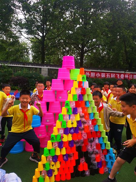 极限手速,冲击新的记录——棠外附小举办第五届校园飞叠杯竞赛