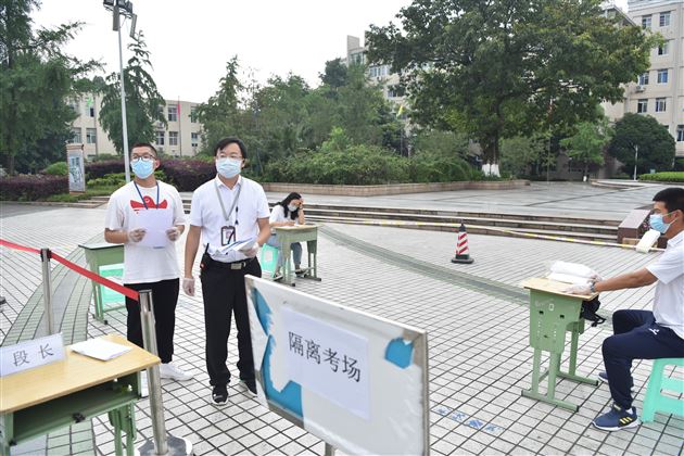 防控不松懈 防患于未然——中考棠外考点认真开展疫情防控应急演练