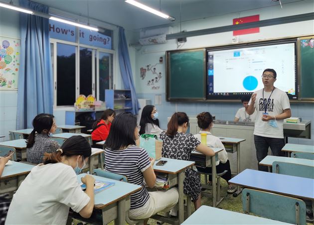 “三对一”家长会，让沟通零距离——记棠外附小二年级线下家长会