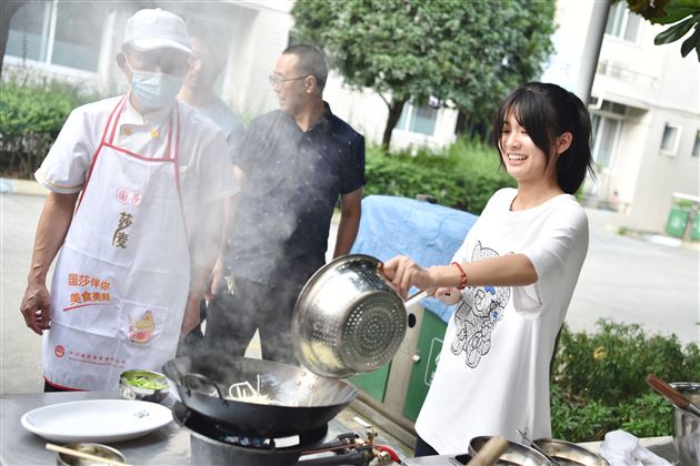 棠外成功举办第二届餐厅厨师技能大赛暨师生厨艺展示活动