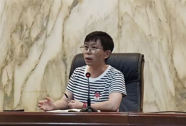 《教育导报》的夏应霞编辑作点评