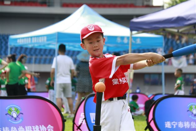 挥“棒”出征 载誉而归——棠外实验幼儿园软式棒垒球队荣获“双一等奖”