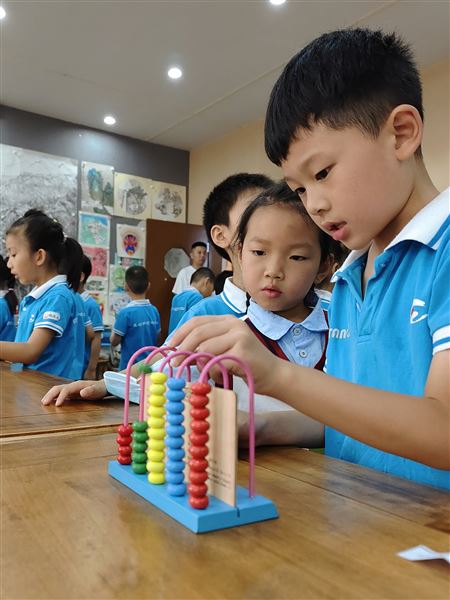 趣味闯关 快乐起航——棠外附小举行一、二年级学生智勇大闯关活动