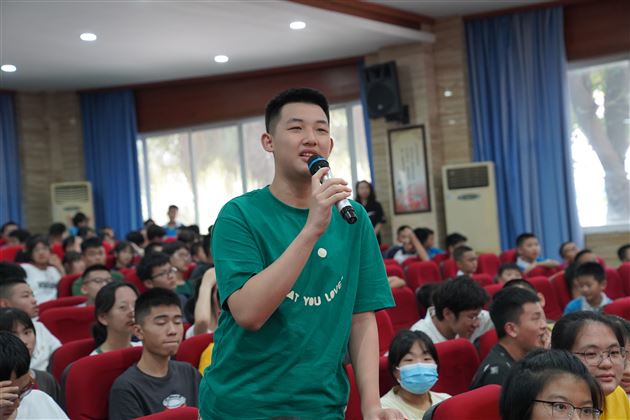 现场学生提问