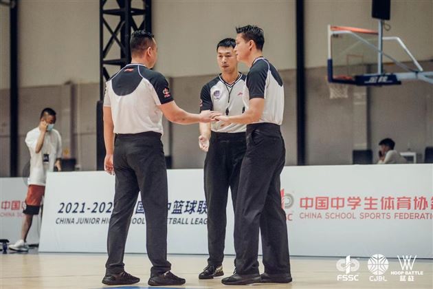 棠外教师张姗、王宏超受邀执裁四川省运会
