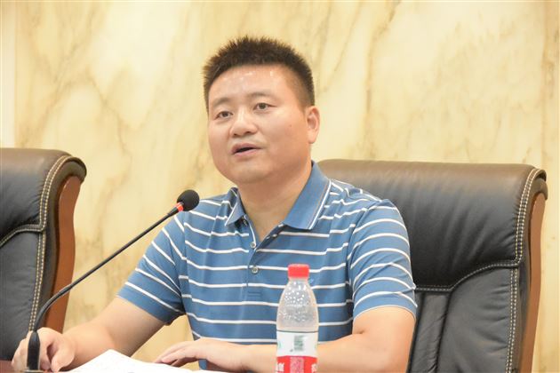 棠外初中召开新学年全体教职工大会