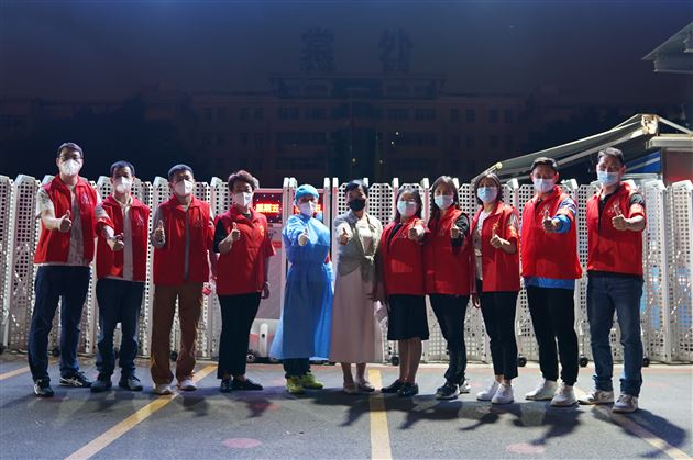 同心合力战疫情,共克时艰显担当——棠外党员教师积极参加抗疫保教志愿服务活动