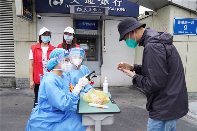 同心合力战疫情,共克时艰显担当——棠外党员教师积极参加抗疫保教志愿服务活动