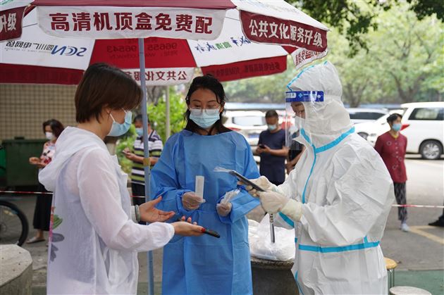 同心合力战疫情,共克时艰显担当——棠外党员教师积极参加抗疫保教志愿服务活动