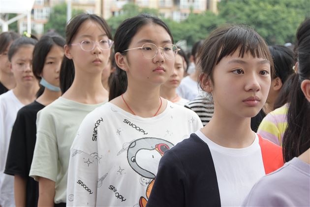 强素质·磨意志·开好局——棠外开展初2022级新生入学前教育活动