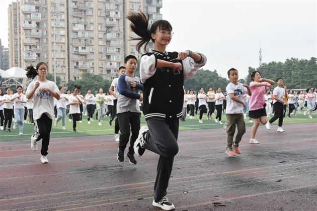 强素质·磨意志·开好局——棠外开展初2022级新生入学前教育活动