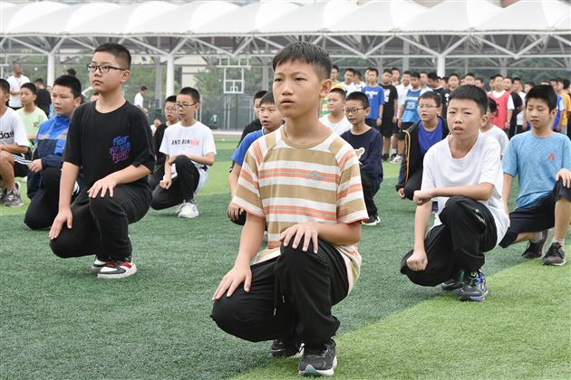 强素质·磨意志·开好局——棠外开展初2022级新生入学前教育活动