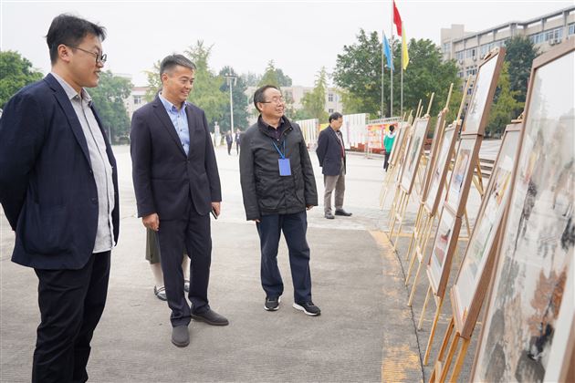 翰墨飘香歌盛世 丹青亮彩写华章——棠外党政工团成功举办“喜迎党的二十大,同心筑梦向未来”师生书画摄影展活动
