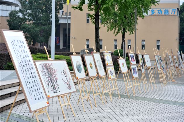 翰墨飘香歌盛世 丹青亮彩写华章——棠外党政工团成功举办“喜迎党的二十大,同心筑梦向未来”师生书画摄影展活动