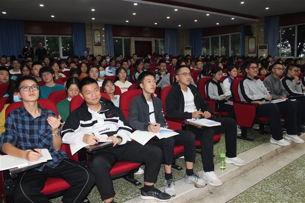 “校友分享会”之“文理商融合之路,从信管到咨询”——棠外开展学科渗透生涯规划系列活动