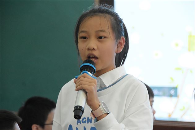 棠外初一杨迤番老师为班主任、后备班主任上修身班会示范课