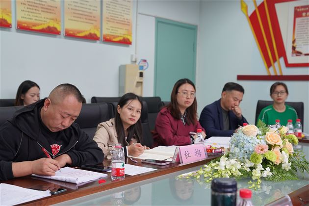 聚焦教学情境 培育核心素养——棠外裴帮锐政治名师工作坊承担的省级课题成功开题