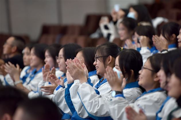 雅言传承文明 经典浸润人生——棠外高2021级国学班经典诵读活动