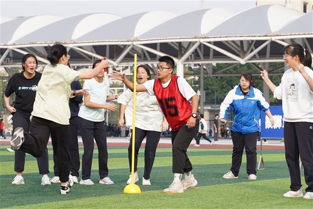 团结才能胜利 奋斗才会成功 ——棠外高中第九届集体项目运动会圆满举行