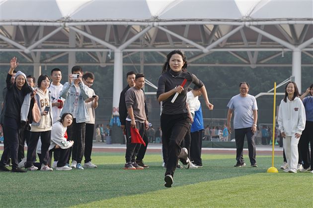团结才能胜利 奋斗才会成功 ——棠外高中第九届集体项目运动会圆满举行