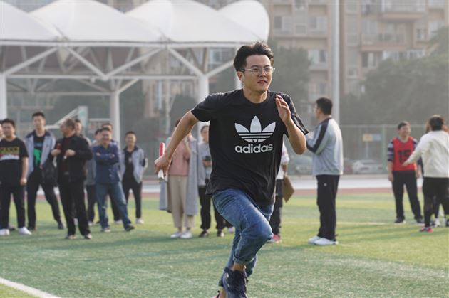 团结才能胜利 奋斗才会成功 ——棠外高中第九届集体项目运动会圆满举行