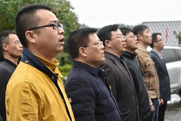 追寻先辈足迹 培育时代新人——中共成都棠湖外国语学校初中第三支部开展党建活动