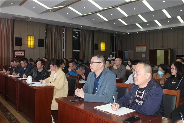 经验共分享 交流促成长——棠外高中德育处召开班主任工作会议