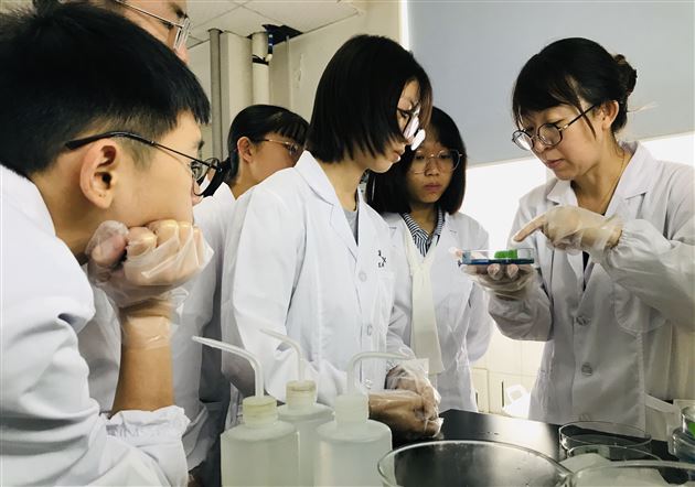 韩宇老师指导学生