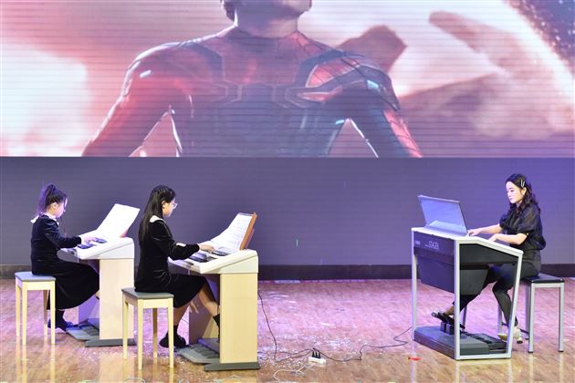 凝心聚力启新程 瑞兔送福向未来——棠外举行2023年教职工大会暨迎新春联欢会